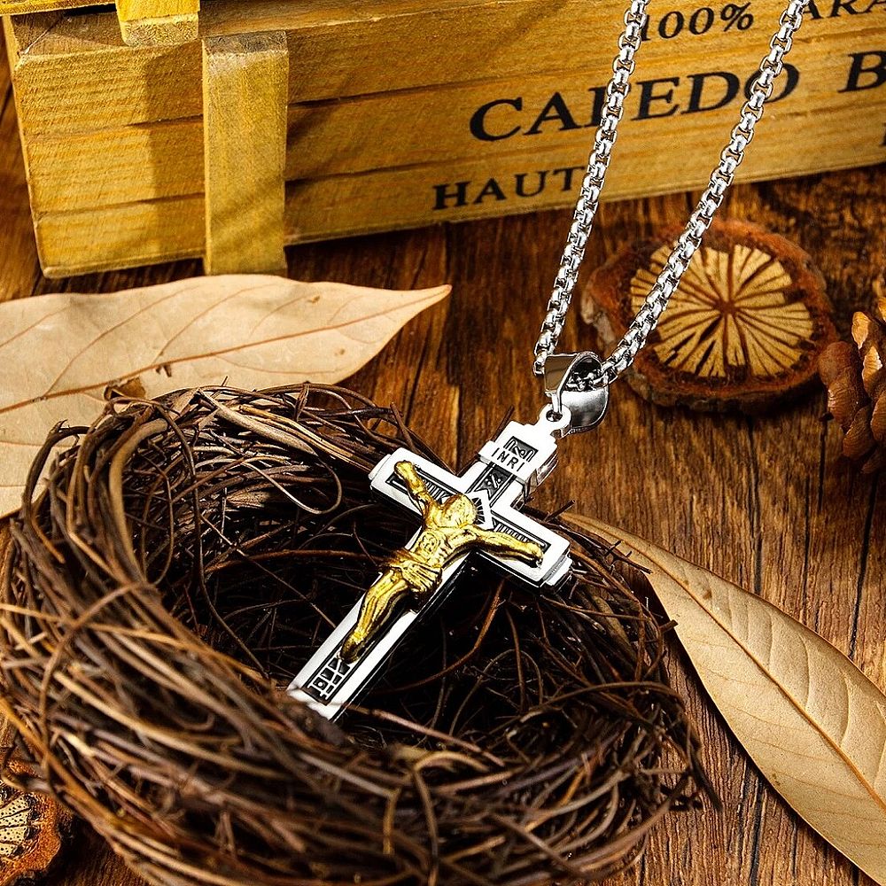 Anwen | Timeless Cross Necklace